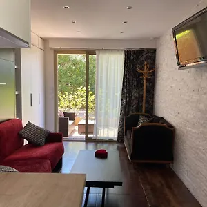 Studio Tout Confort Au Calme Avec Jardin Proche Cannes Apartment