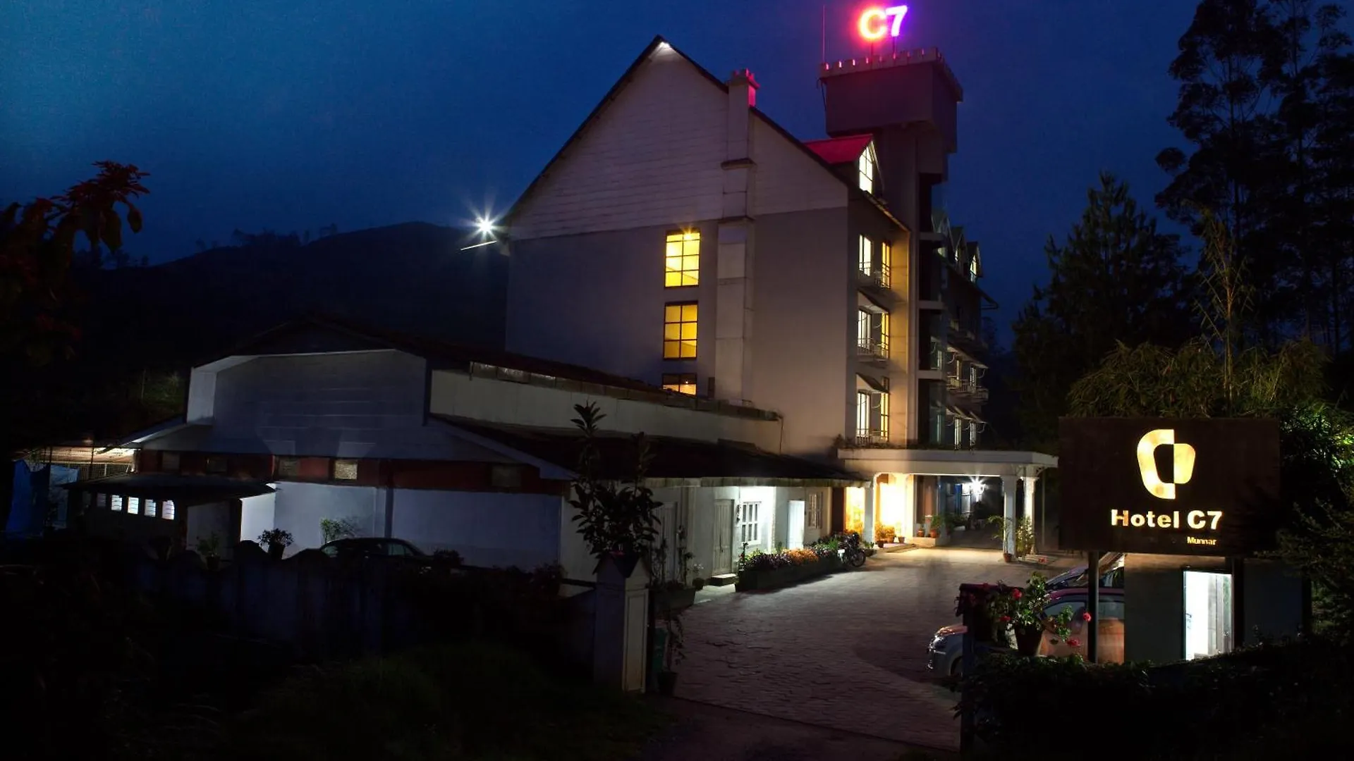 ***  Hotel C7 Munnar India