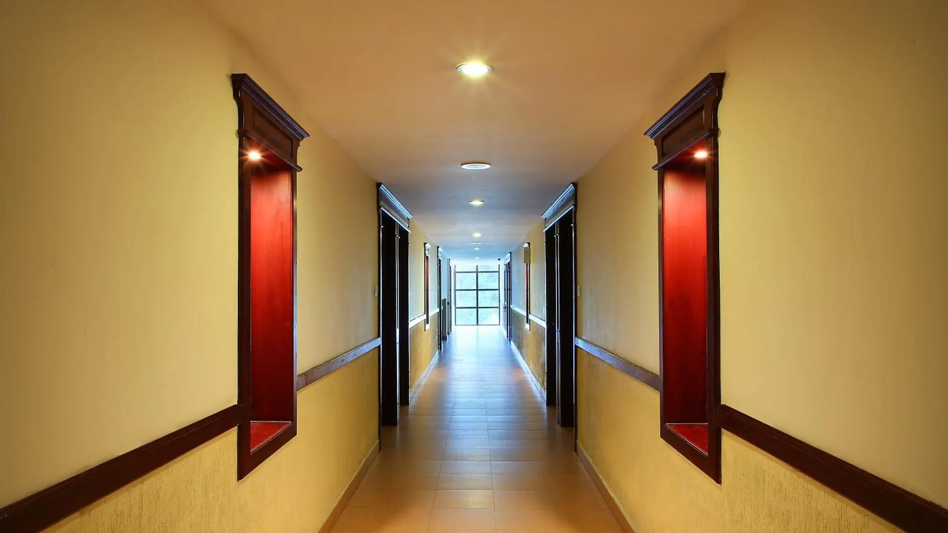 Hotel C7 Munnar